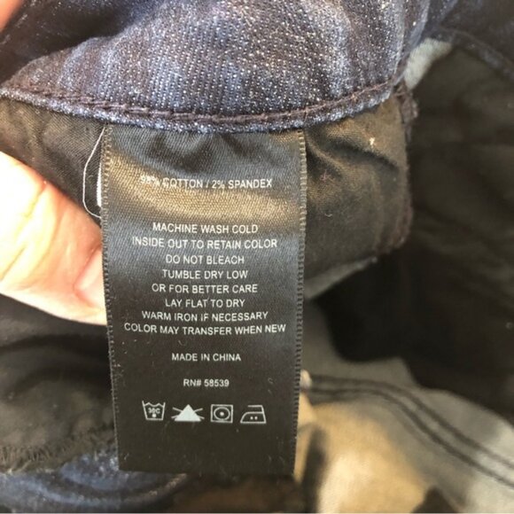 Kut From the Kloth Bermuda Length Shorts - Picture 8 of 12